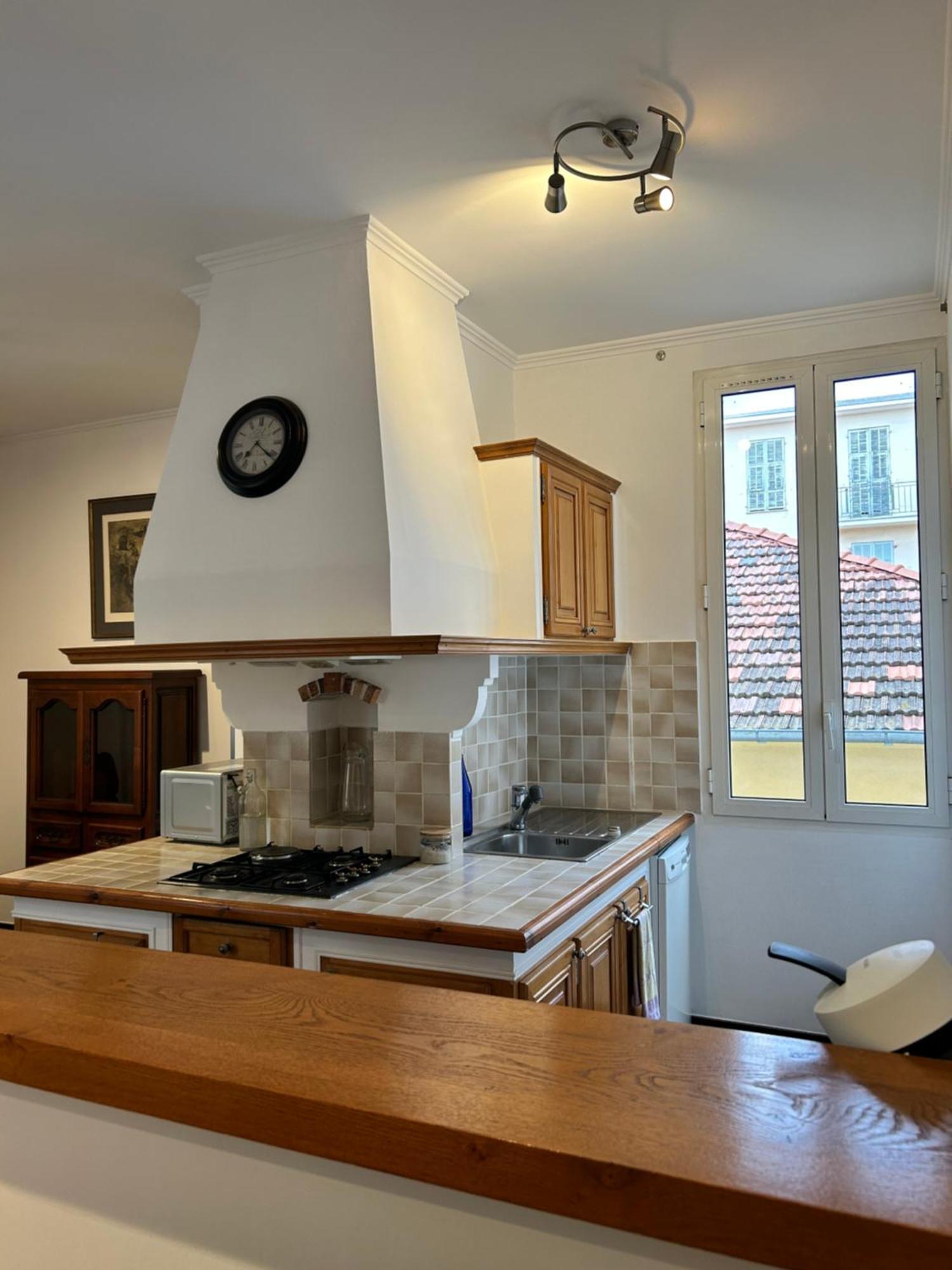 2 Pieces Avec Balcon Nord Nizza